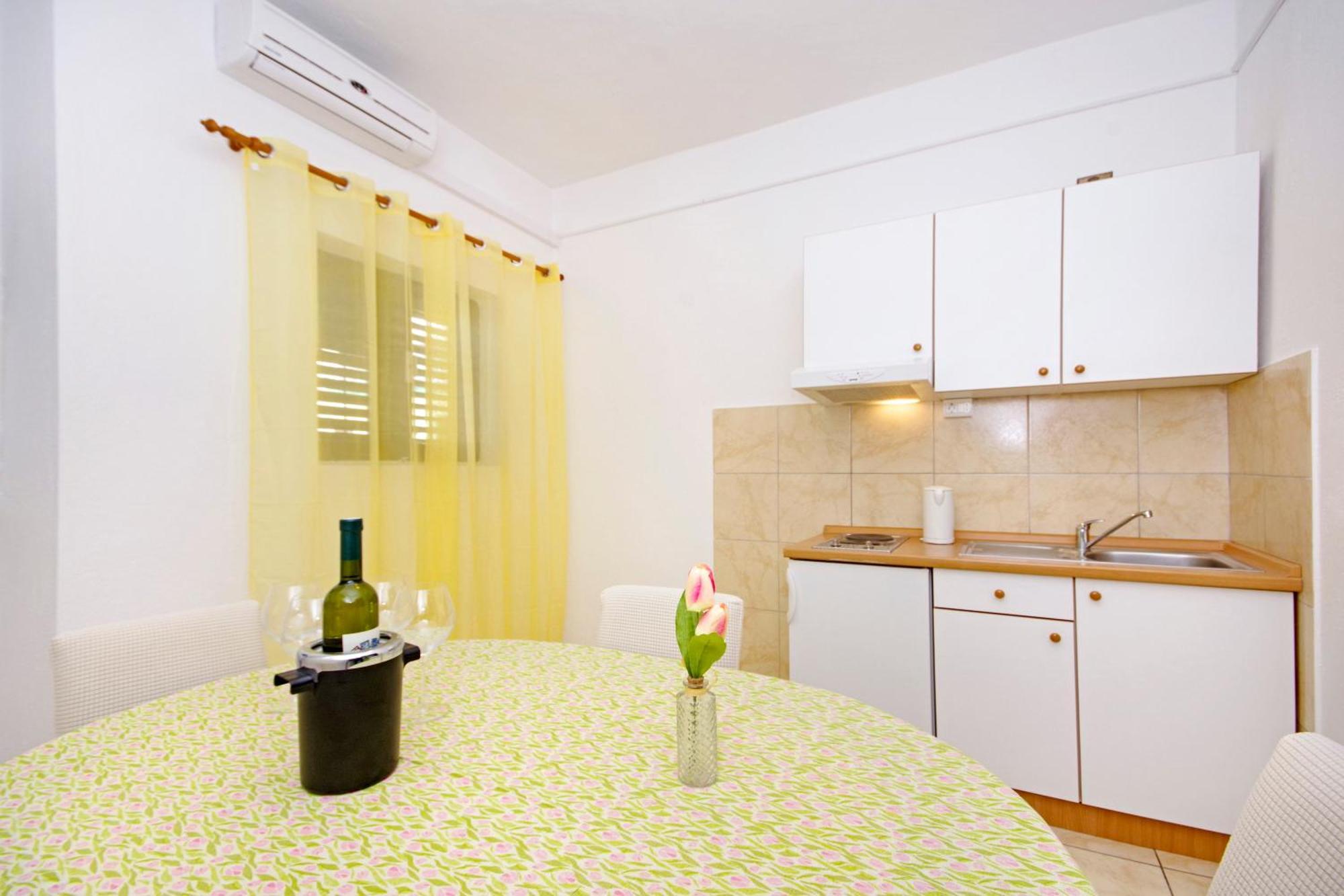 Apartmani Tomas Tučepi Exteriör bild