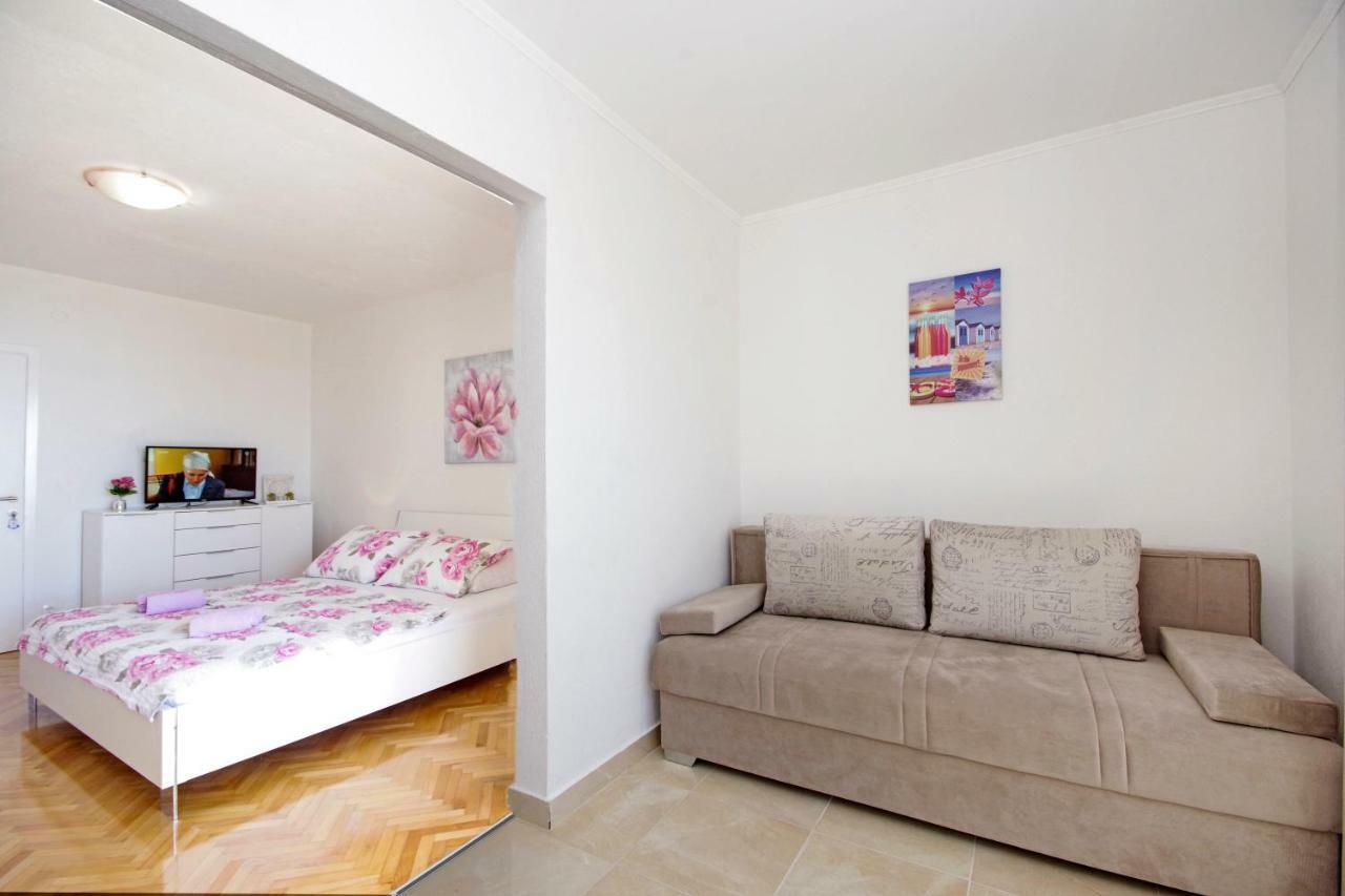 Apartmani Tomas Tučepi Exteriör bild
