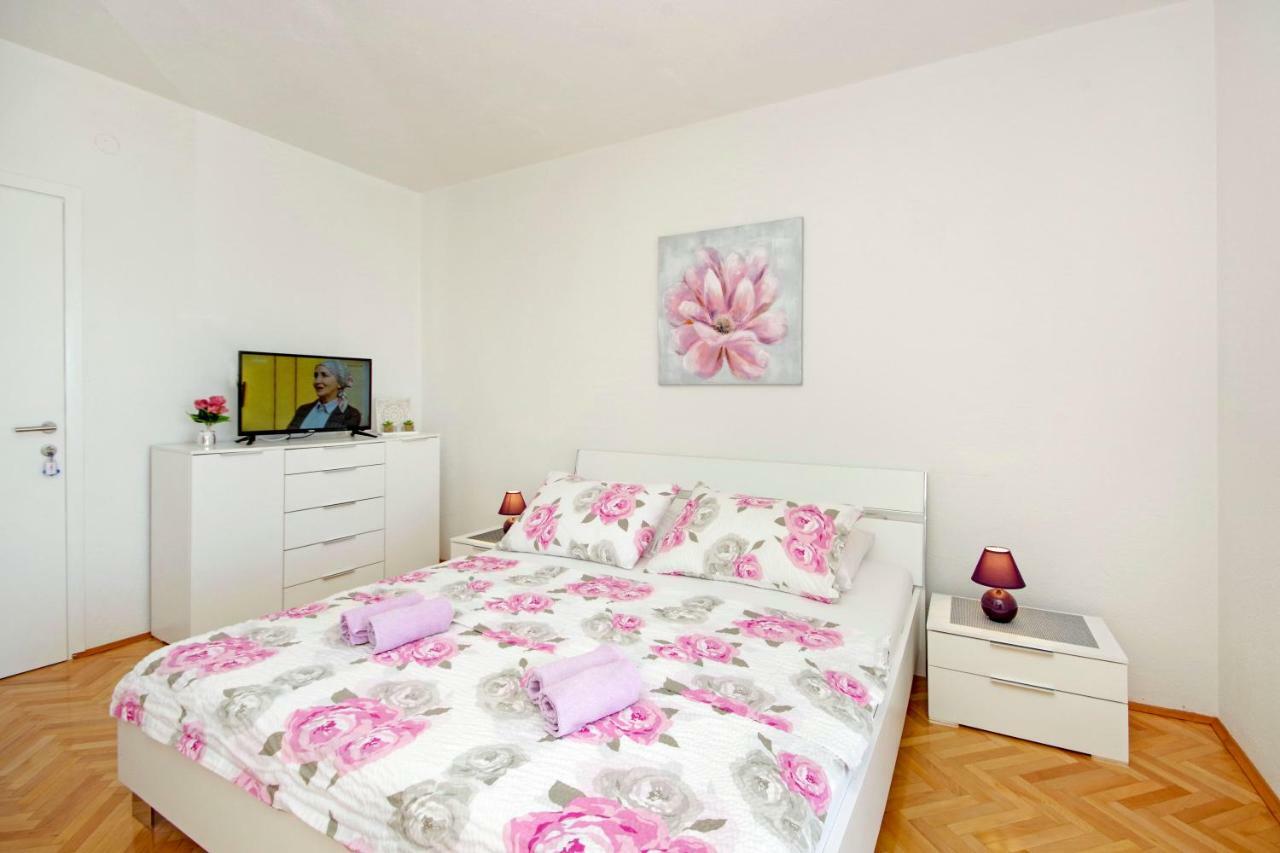 Apartmani Tomas Tučepi Exteriör bild