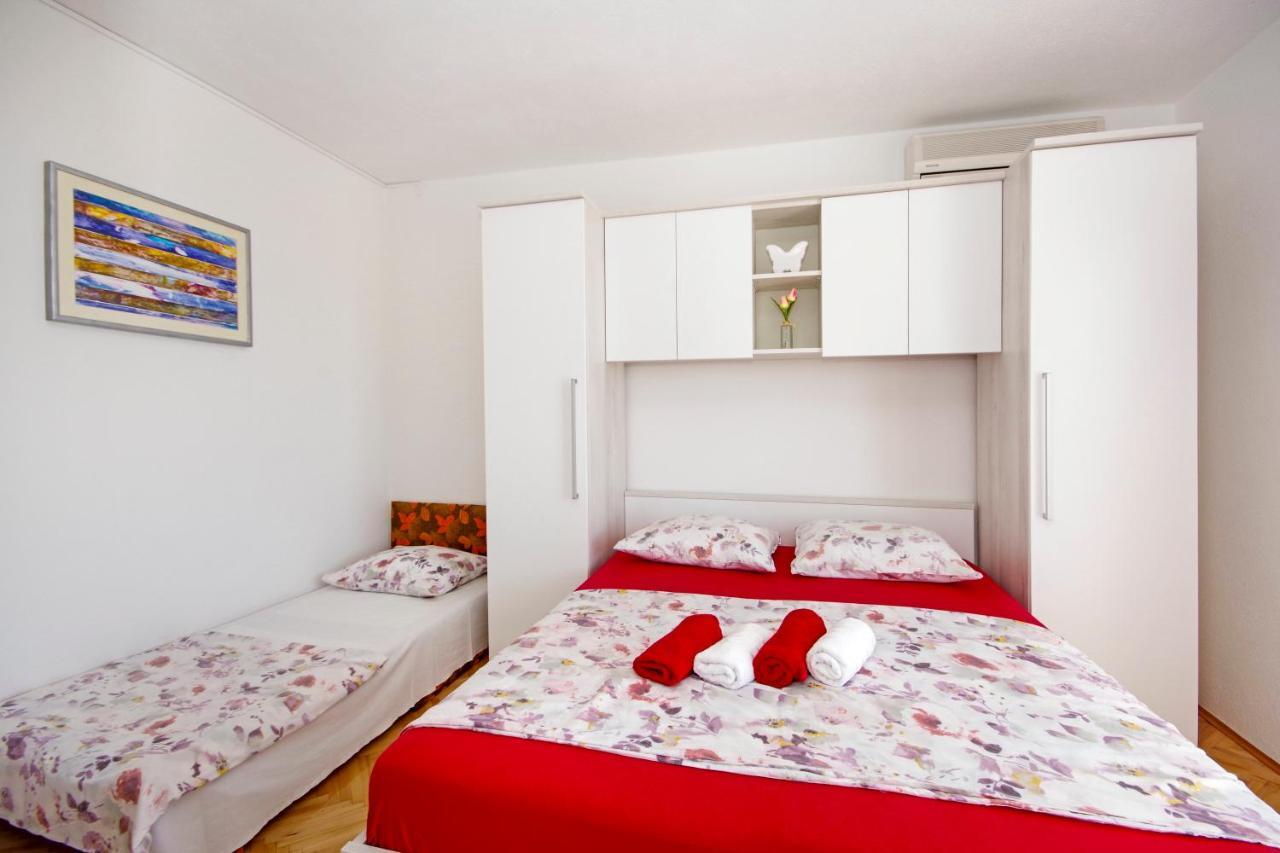 Apartmani Tomas Tučepi Exteriör bild